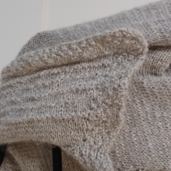 Womens feminine hand knit baby alpaca long flowing sweater - Picture 3 of 5